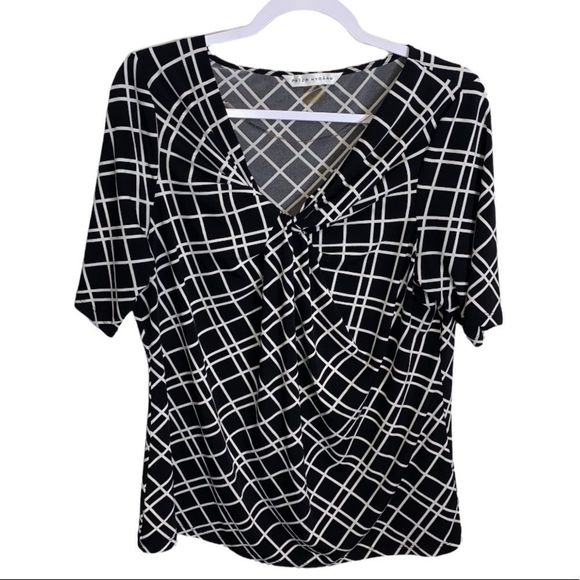 Peter Nygard Tops - Peter Nygard || Short Sleeve Top || Large